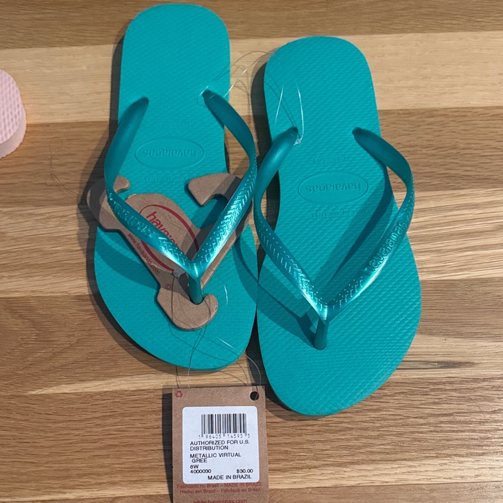 NWT Havaianas Turquoise Sandals